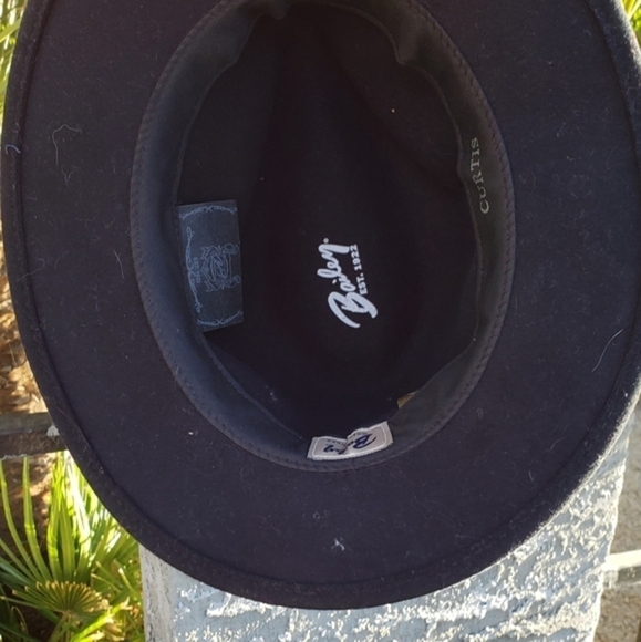 Bailey Curtis - Bailey‎ Fedor - Picture 3 of 10